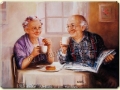 yıllar geçmiş olsa da birlikte kahvaltı yapan yaşlı mutlu çift