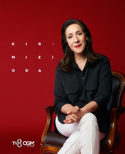 Kirmizi-Oda-Binnur-Kaya